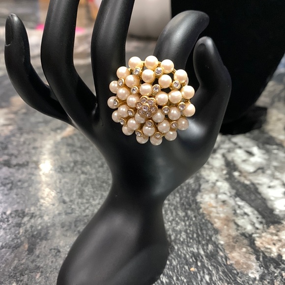 Adjustable Stella & Dot statement ring - Picture 1 of 4